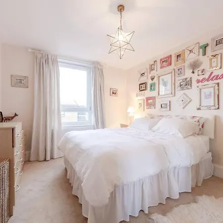 Spacious Two Double Bedroom Flat Лондон Экстерьер фото