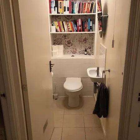 Spacious Two Double Bedroom Flat Лондон Экстерьер фото