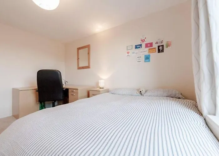 Spacious Two Double Bedroom Flat