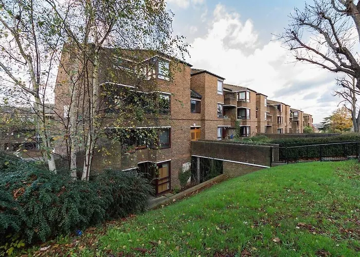 Spacious Two Double Bedroom Flat
