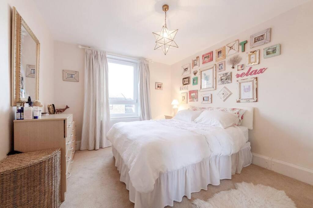 Апартаменты Spacious Two Double Bedroom Flat Лондон