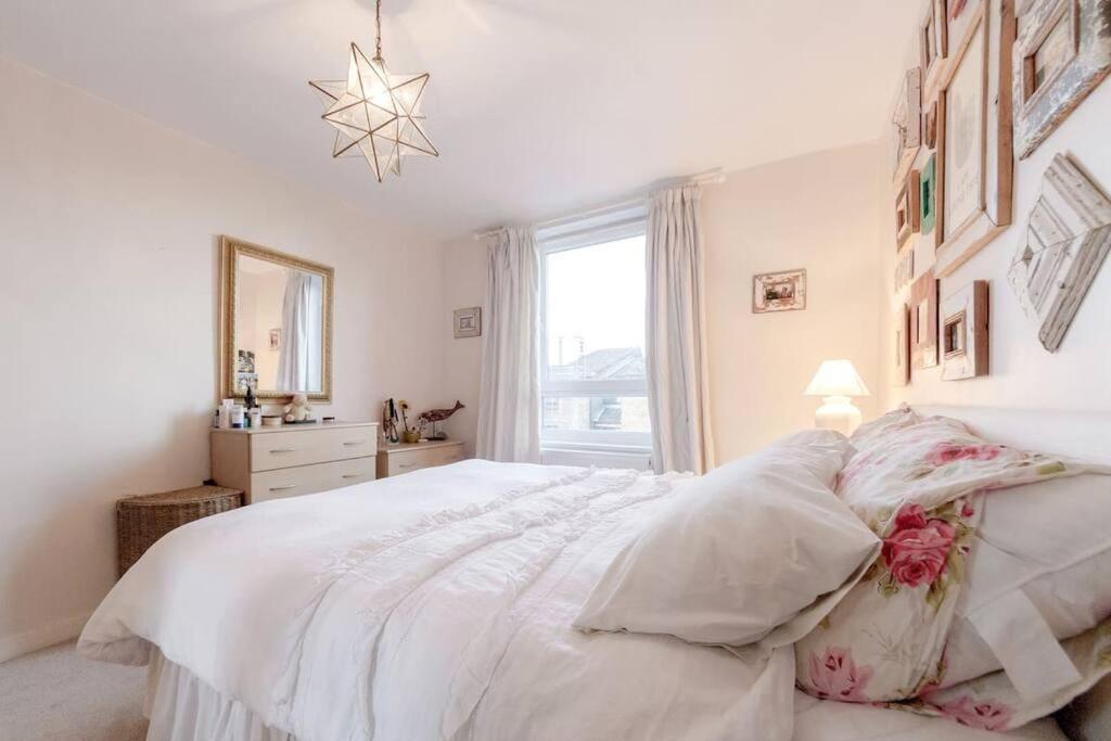 Апартаменты Spacious Two Double Bedroom Flat Лондон